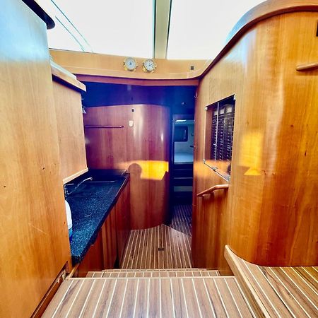 Yacht Deauville Exterior photo
